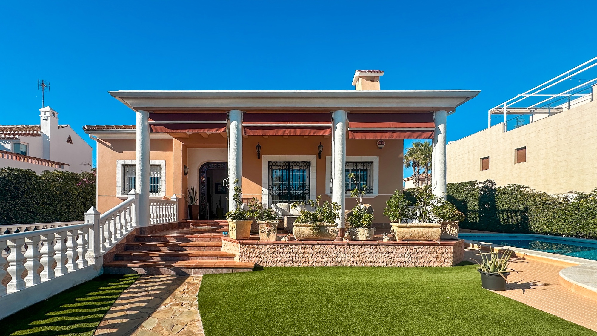 For sale - 6 Bedroom 5 Bathroom Villa in La Mata - Costa Blanca  - Alicante