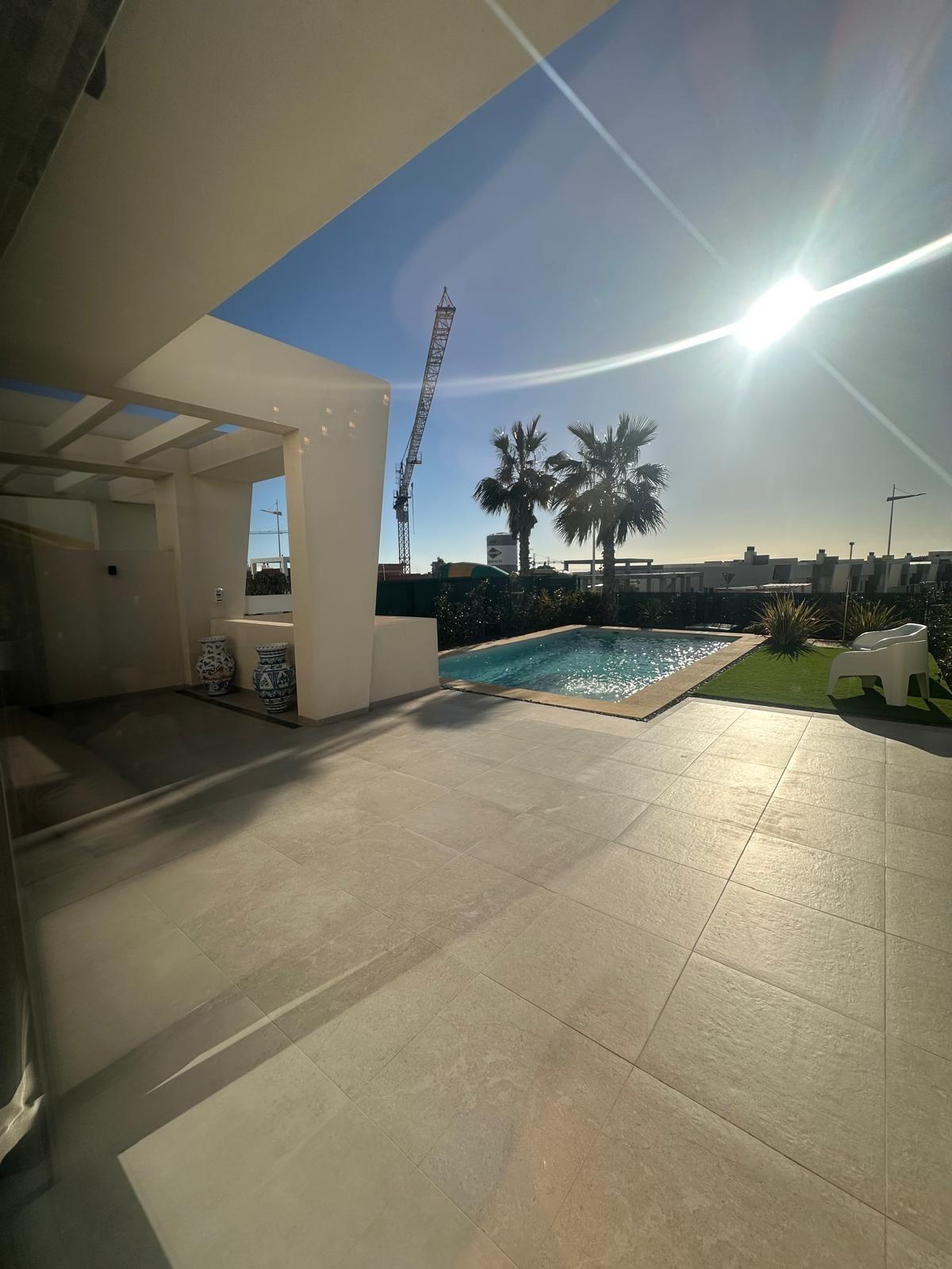For sale - 4 Bedroom 4 Bathroom Villa in Algorfa - Algorfa  - Alicante