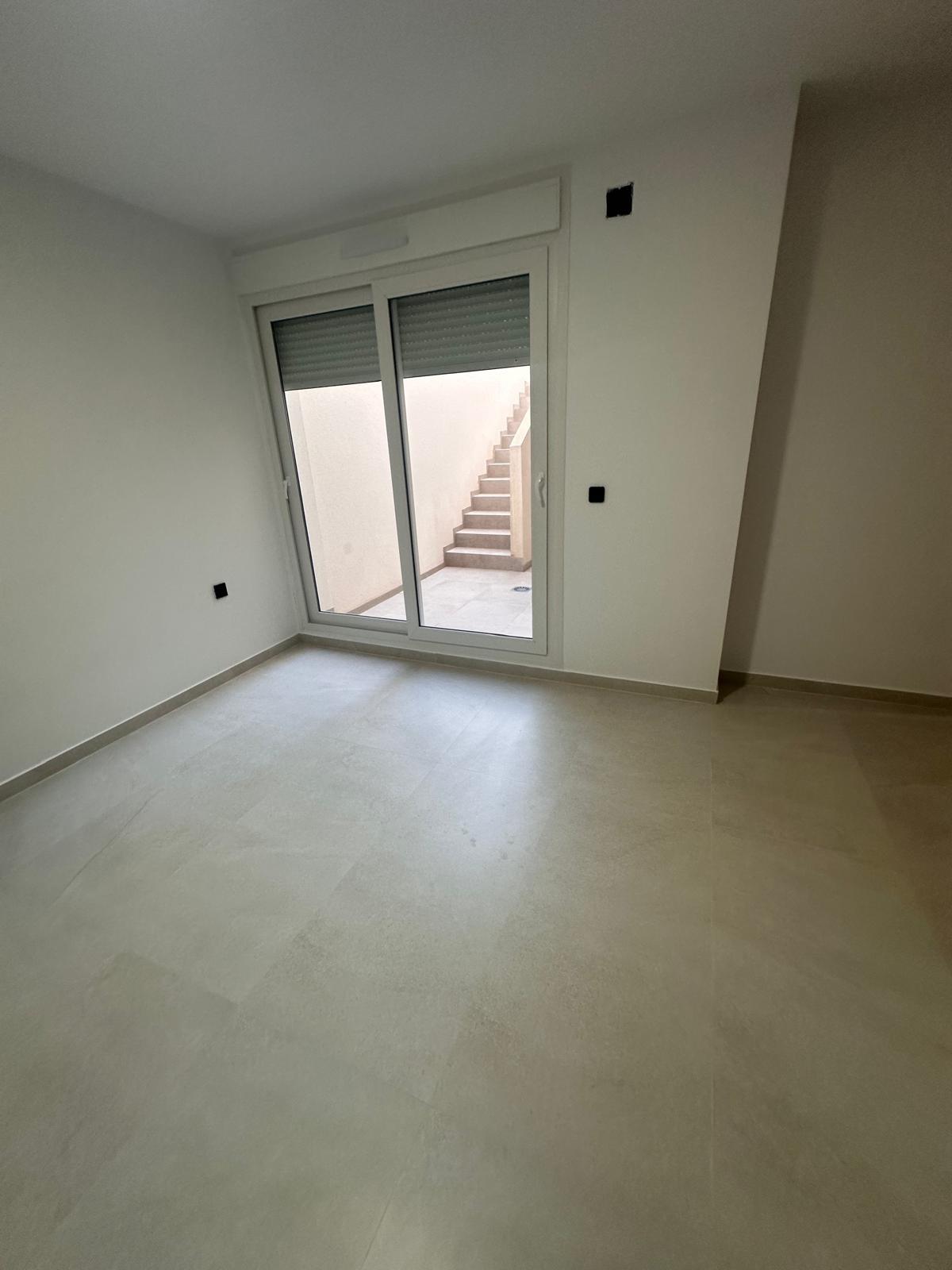 For sale - 4 Bedroom 4 Bathroom Villa in Algorfa - Algorfa  - Alicante