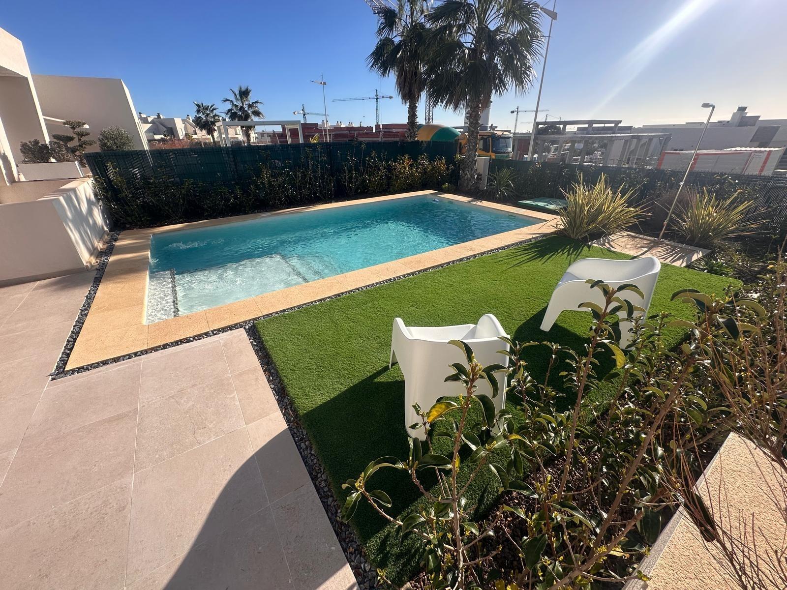 For sale - 4 Bedroom 4 Bathroom Villa in Algorfa - Algorfa  - Alicante