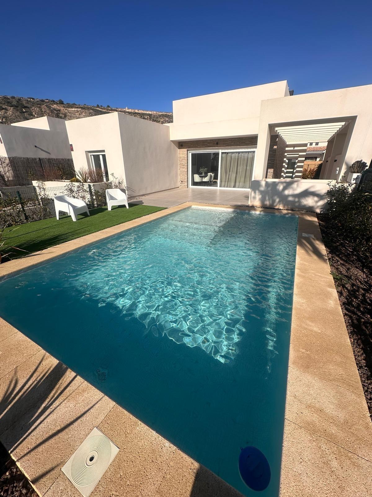 For sale - 4 Bedroom 4 Bathroom Villa in Algorfa - Algorfa  - Alicante
