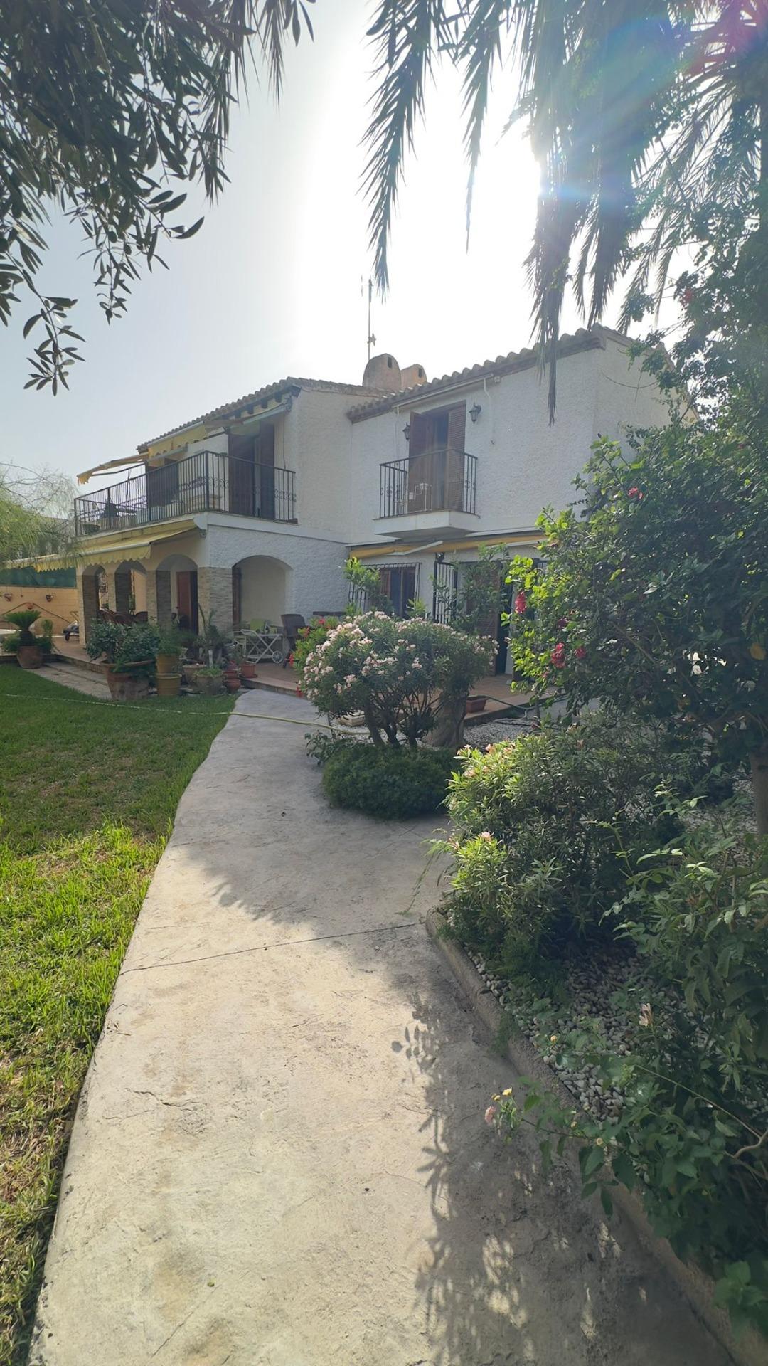 For sale - 4 Bedroom 2 Bathroom Villa in Orihuela Costa - Punta Prima  - Alicante