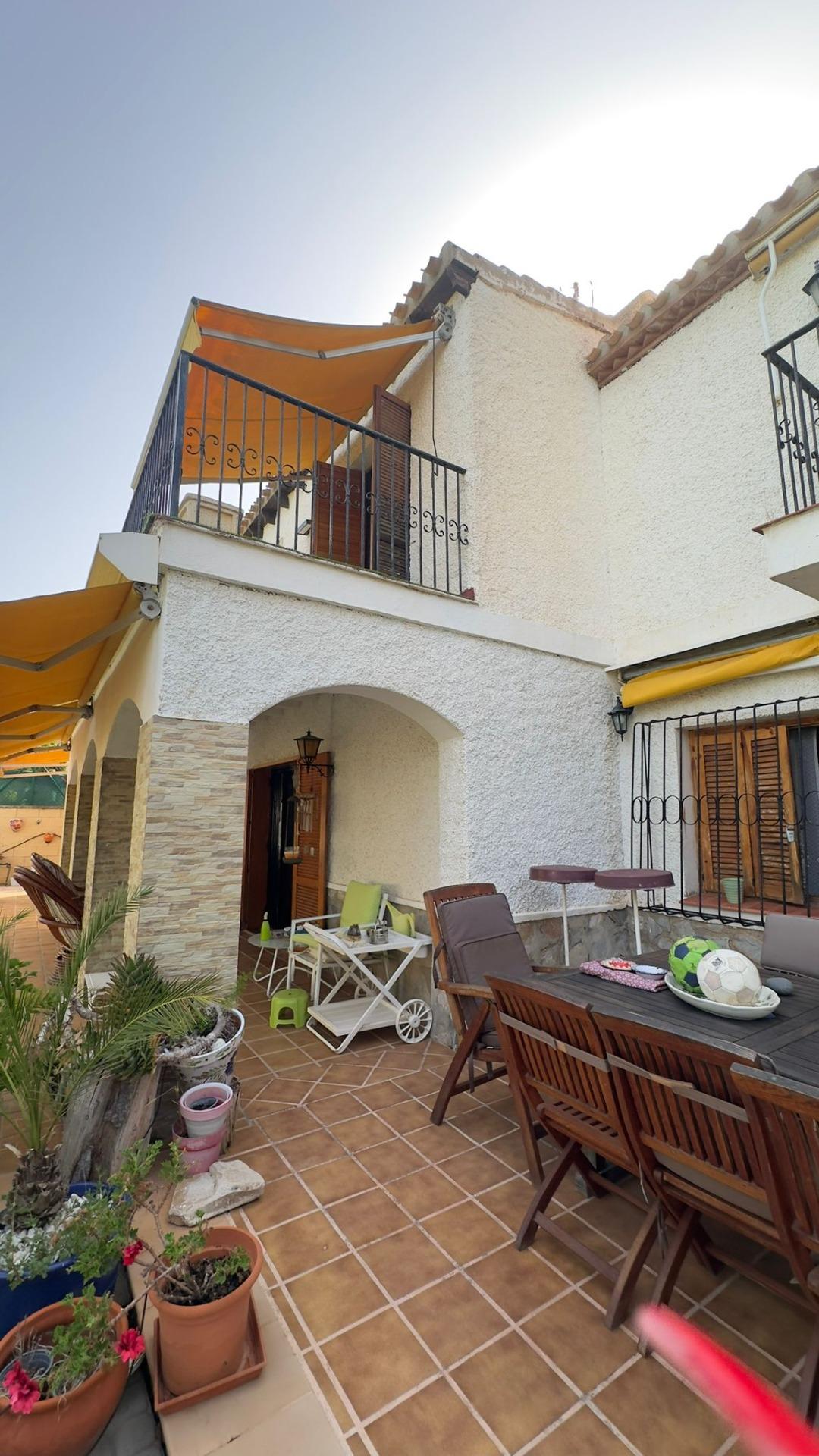 For sale - 4 Bedroom 2 Bathroom Villa in Orihuela Costa - Punta Prima  - Alicante
