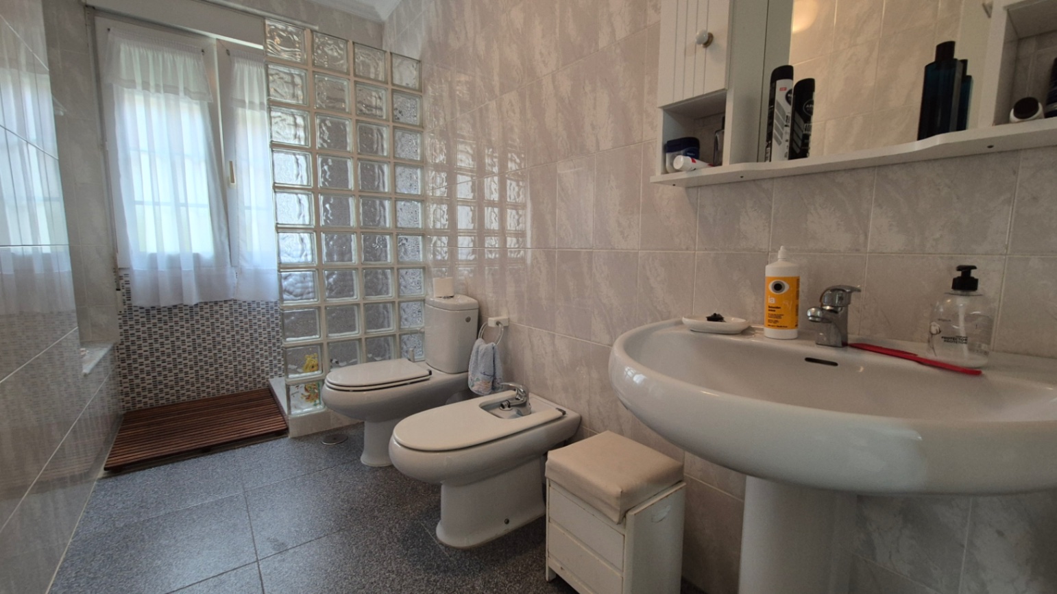 For sale - 7 Bedroom 3 Bathroom Villa in Orihuela - Inland  - Alicante