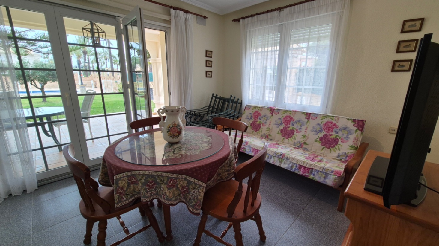 For sale - 7 Bedroom 3 Bathroom Villa in Orihuela - Inland  - Alicante