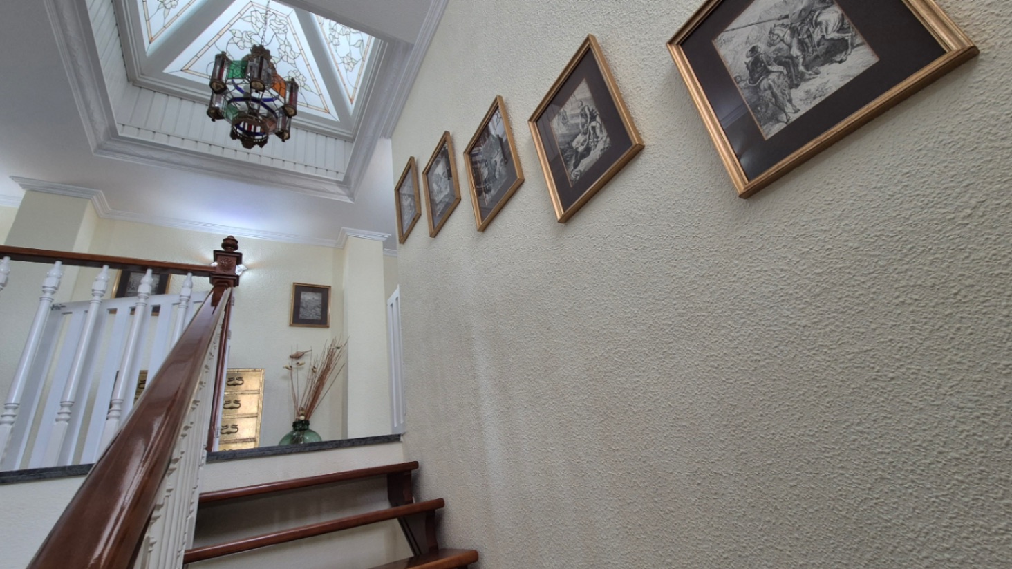 For sale - 7 Bedroom 3 Bathroom Villa in Orihuela - Inland  - Alicante