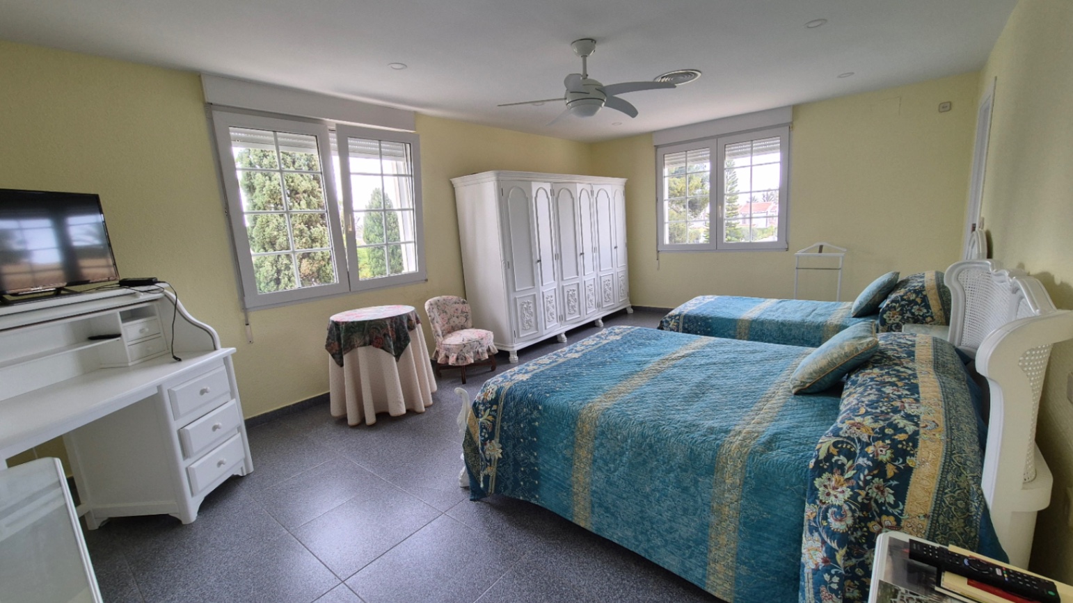 For sale - 7 Bedroom 3 Bathroom Villa in Orihuela - Inland  - Alicante