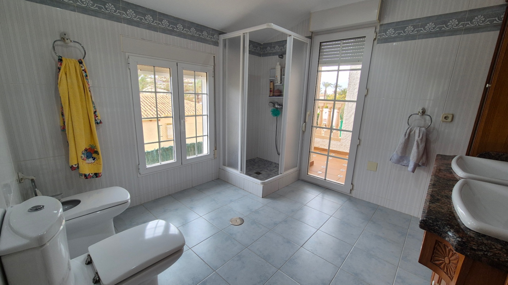 For sale - 7 Bedroom 3 Bathroom Villa in Orihuela - Inland  - Alicante