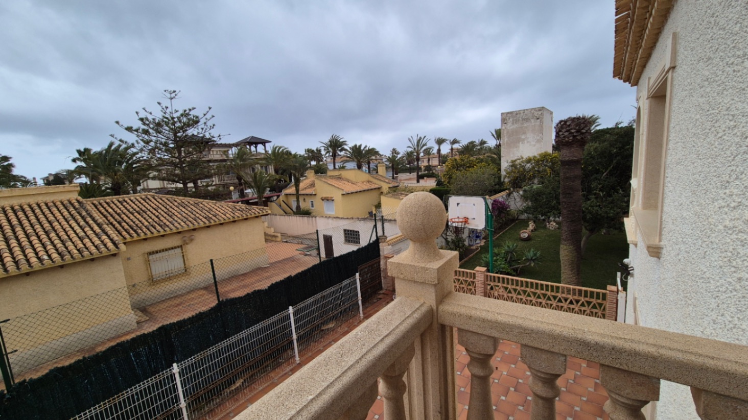 For sale - 7 Bedroom 3 Bathroom Villa in Orihuela - Inland  - Alicante