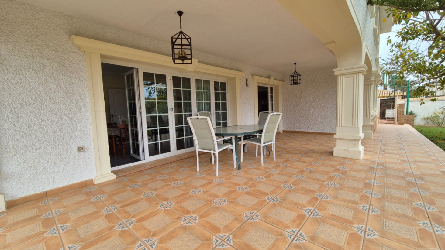 For sale - 7 Bedroom 3 Bathroom Villa in Orihuela - Inland  - Alicante