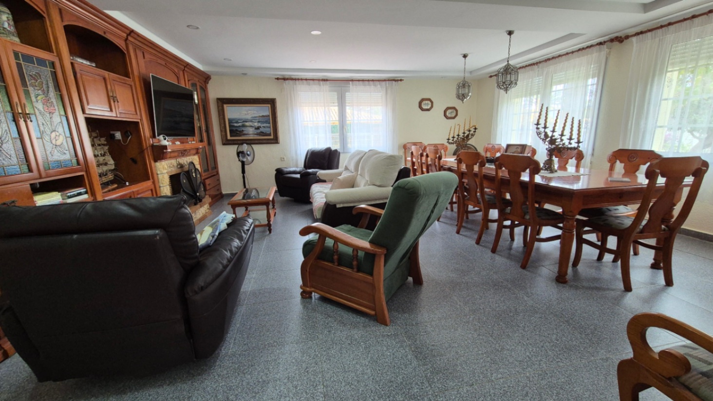 For sale - 7 Bedroom 3 Bathroom Villa in Orihuela - Inland  - Alicante