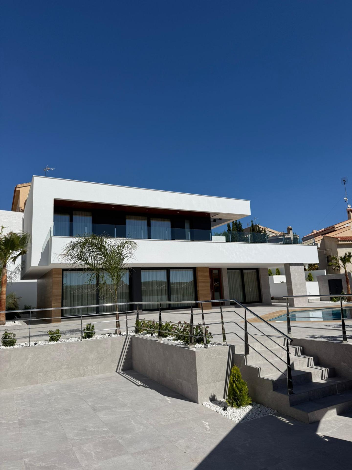 For sale - 4 Bedroom 3 Bathroom Villa in Ciudad Quesada - La Marquesa  - Alicante