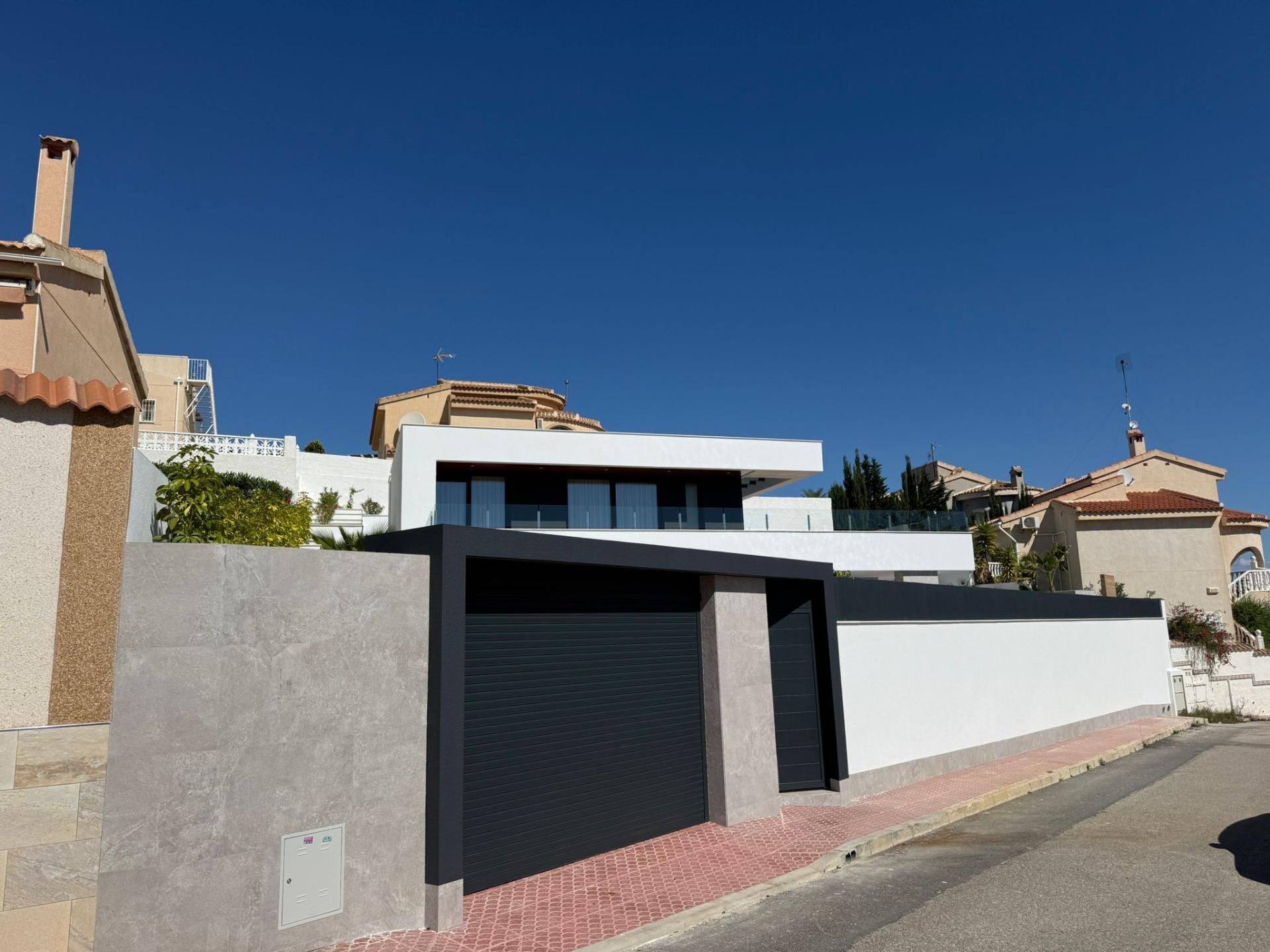 For sale - 4 Bedroom 3 Bathroom Villa in Ciudad Quesada - La Marquesa  - Alicante