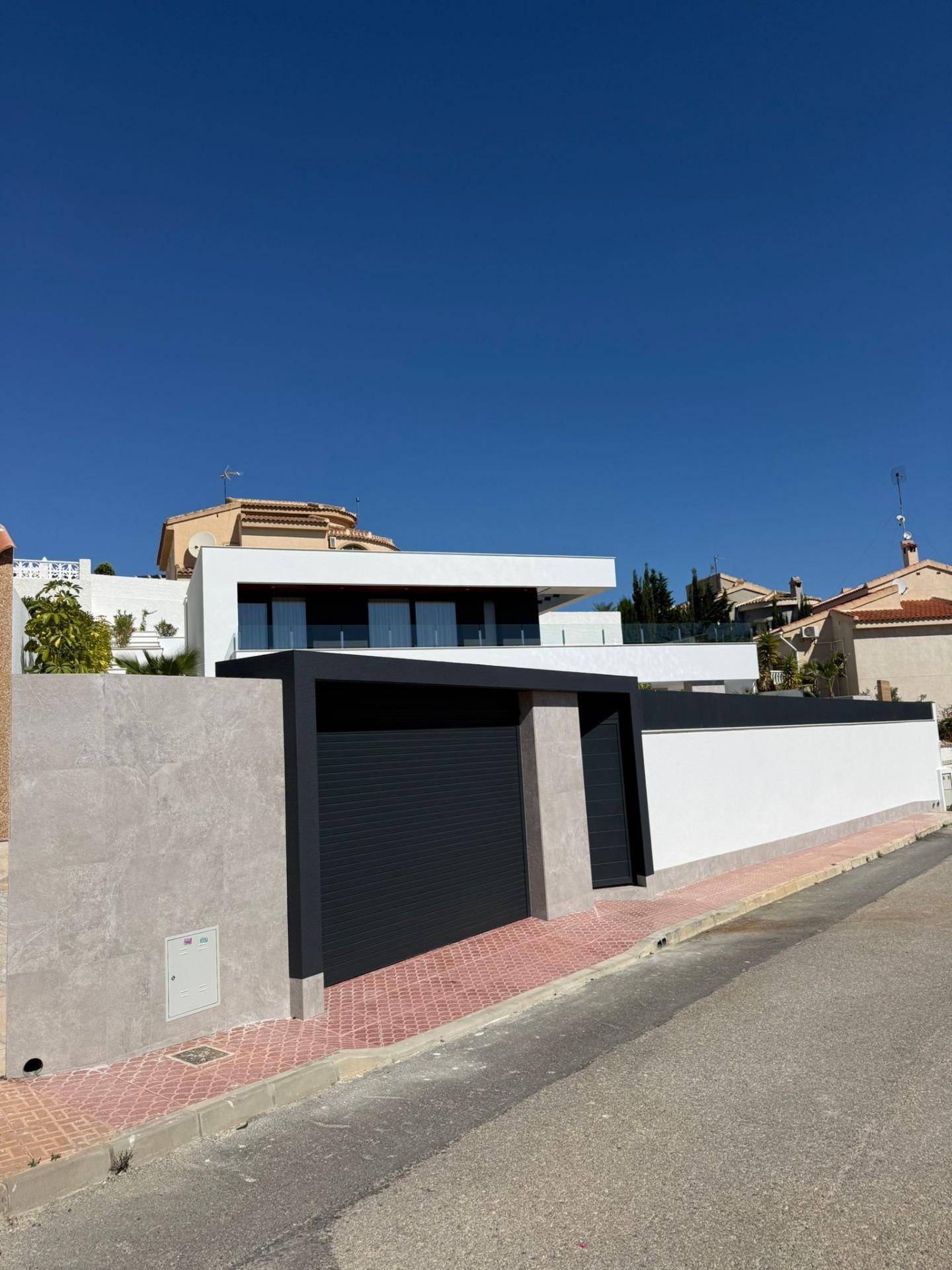 For sale - 4 Bedroom 3 Bathroom Villa in Ciudad Quesada - La Marquesa  - Alicante