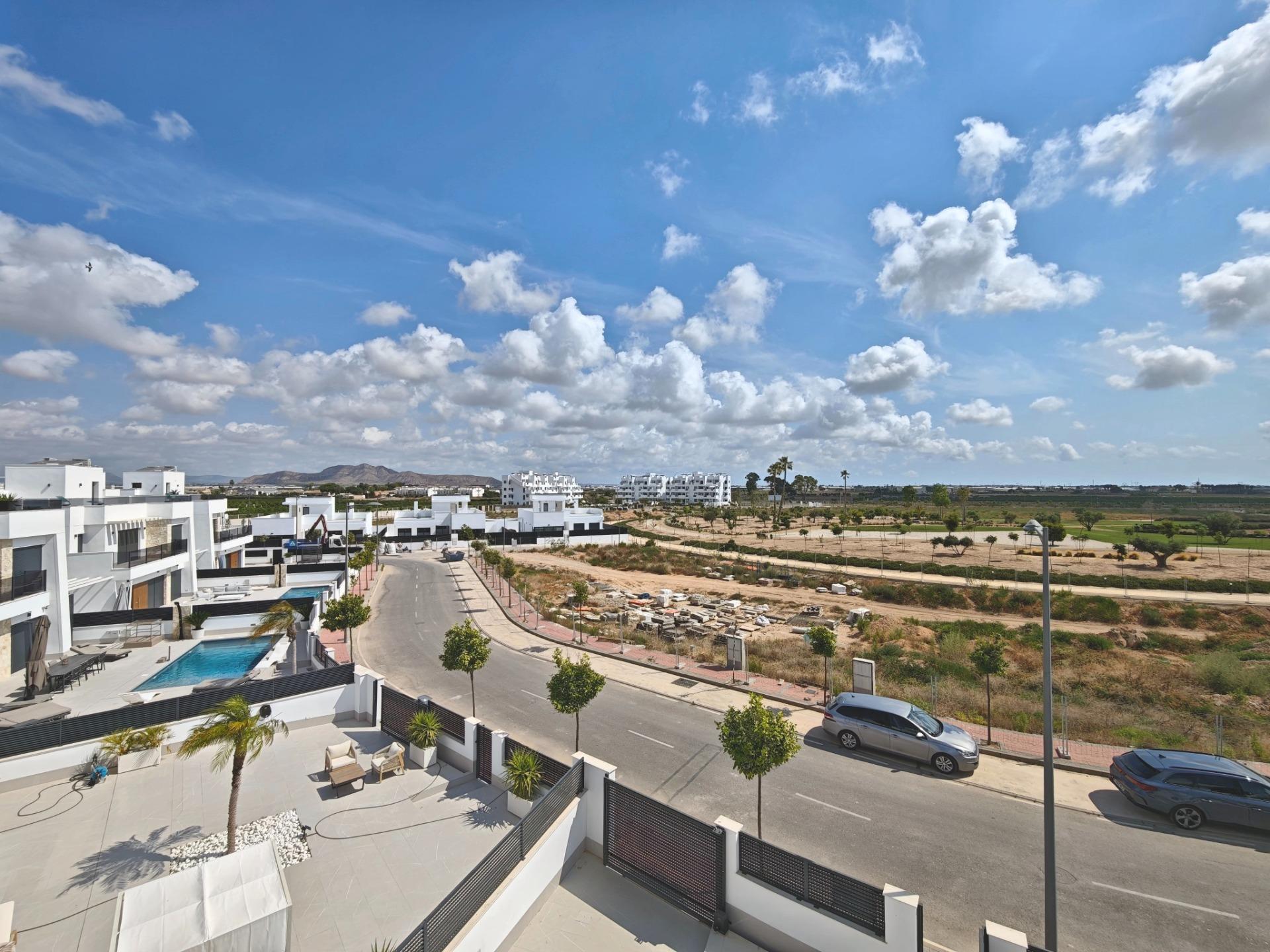 For sale - 6 Bedroom 3 Bathroom Villa in Los Alcazares - Dolores De Pacheco-santa Rosalía  - Murcia