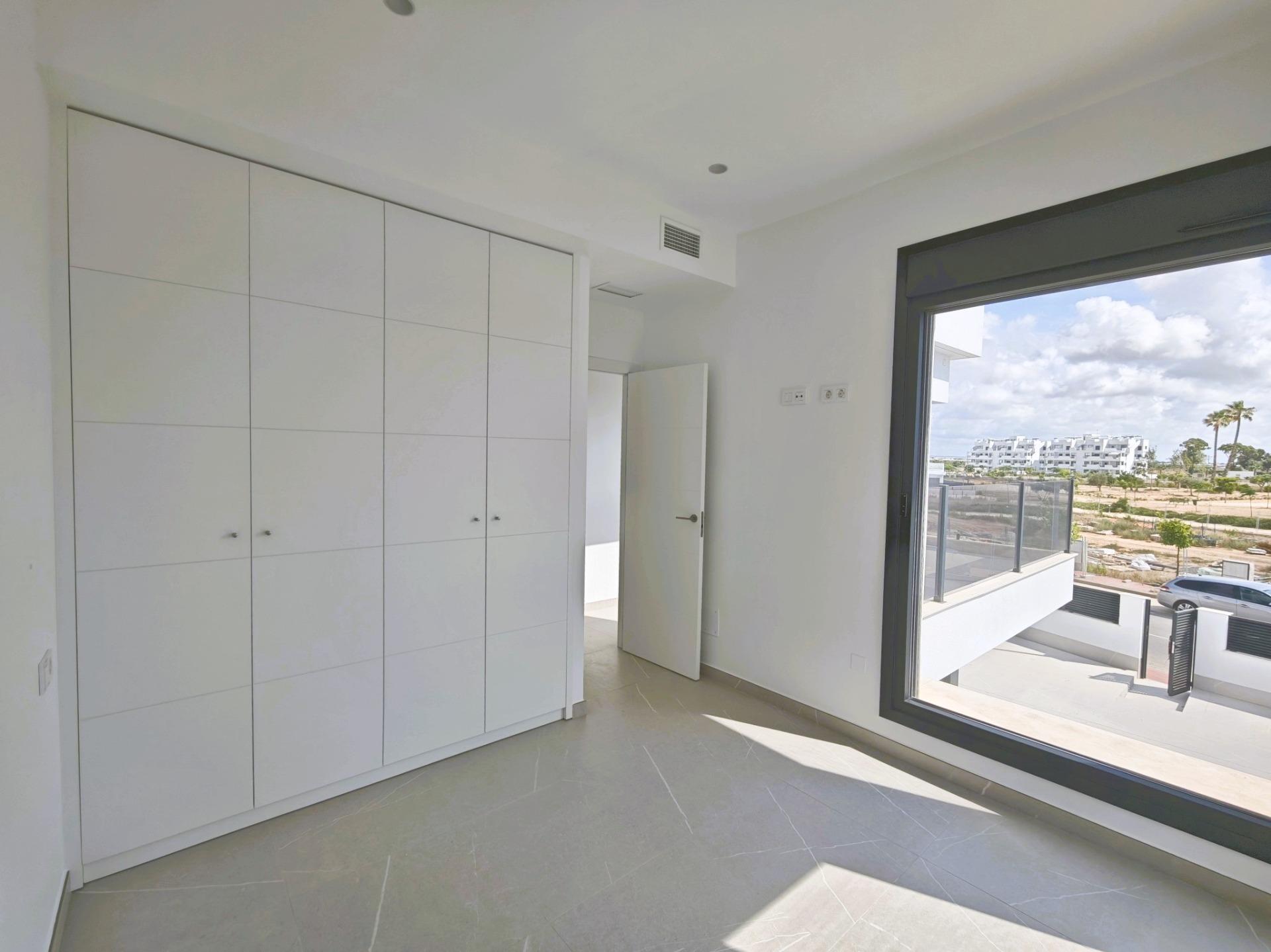 For sale - 6 Bedroom 3 Bathroom Villa in Los Alcazares - Dolores De Pacheco-santa Rosalía  - Murcia