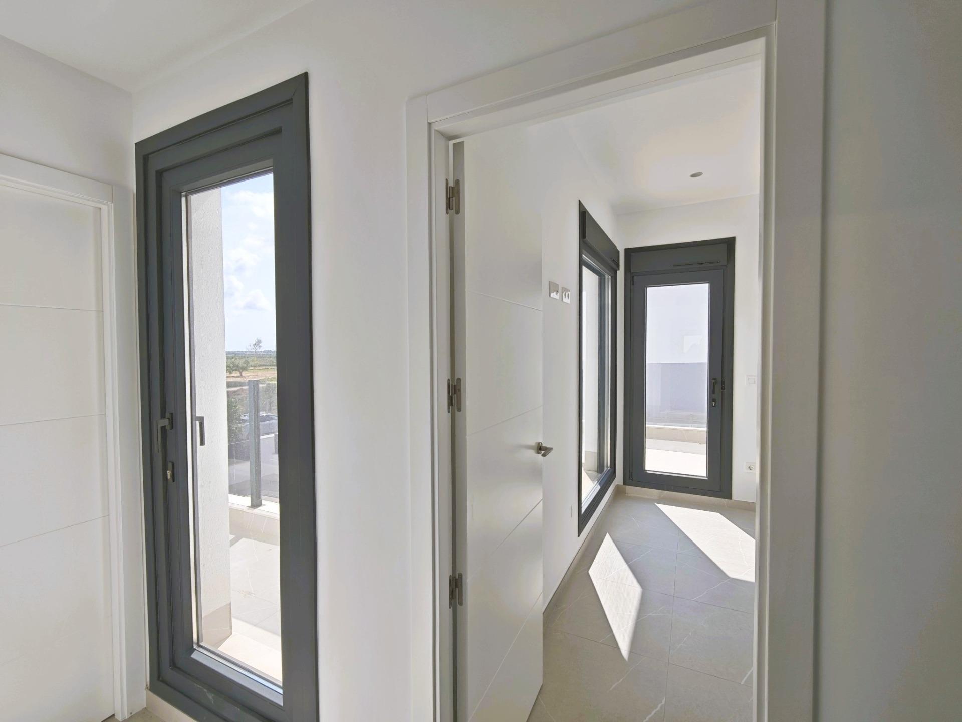 For sale - 6 Bedroom 3 Bathroom Villa in Los Alcazares - Dolores De Pacheco-santa Rosalía  - Murcia