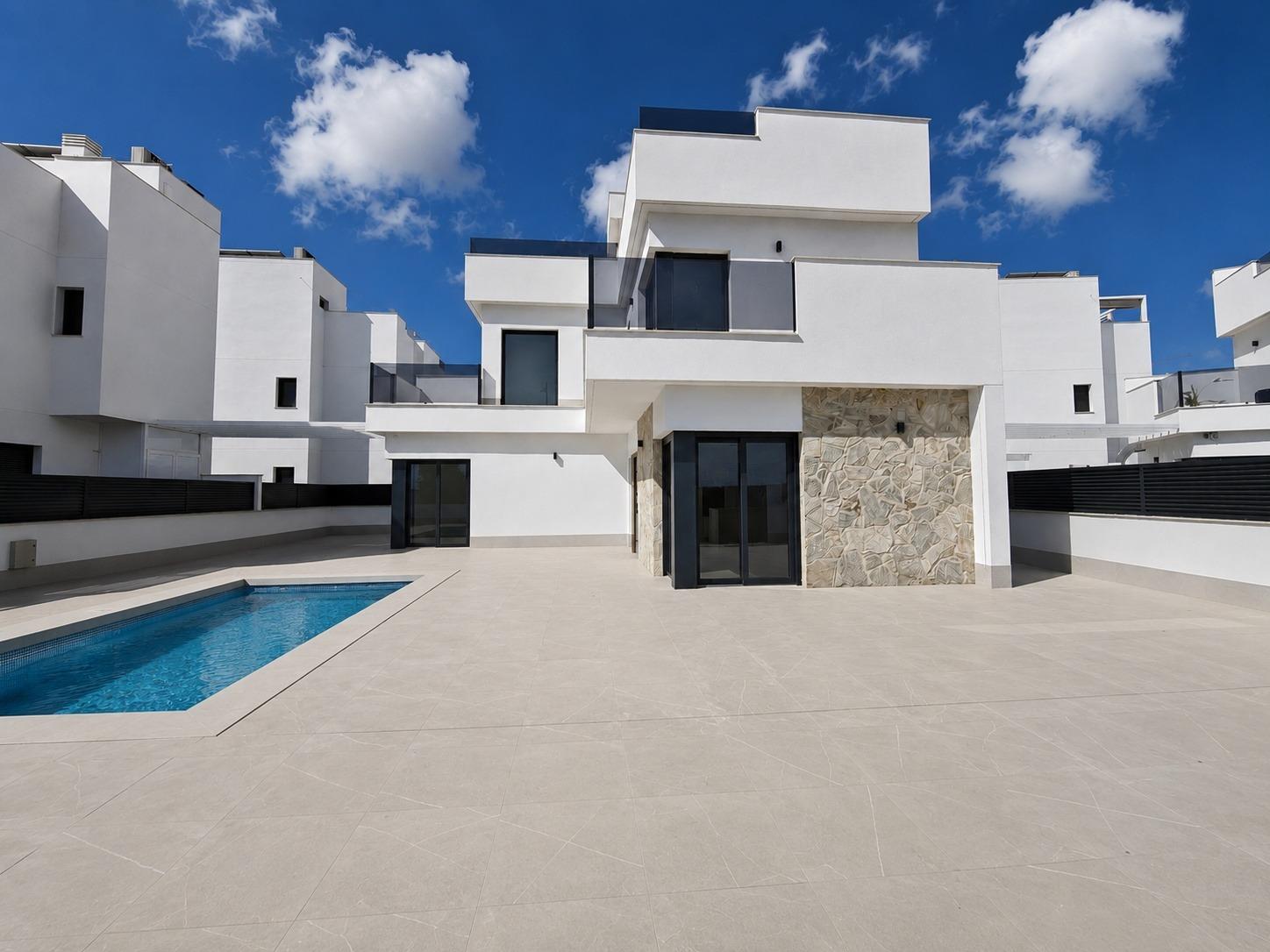 For sale - 6 Bedroom 3 Bathroom Villa in Los Alcazares - Dolores De Pacheco-santa Rosalía  - Murcia