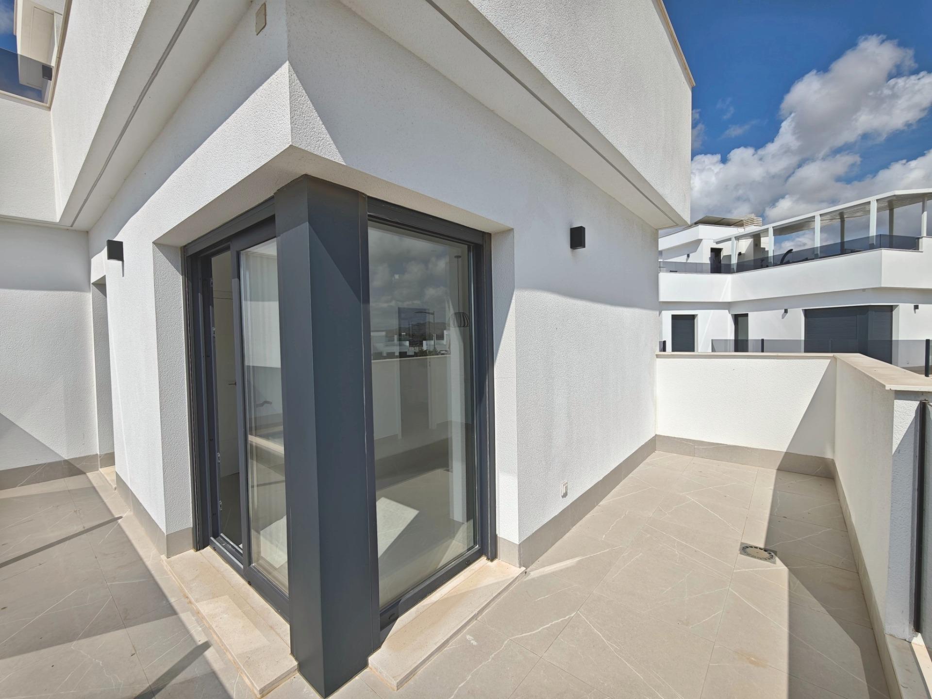 For sale - 6 Bedroom 3 Bathroom Villa in Los Alcazares - Dolores De Pacheco-santa Rosalía  - Murcia