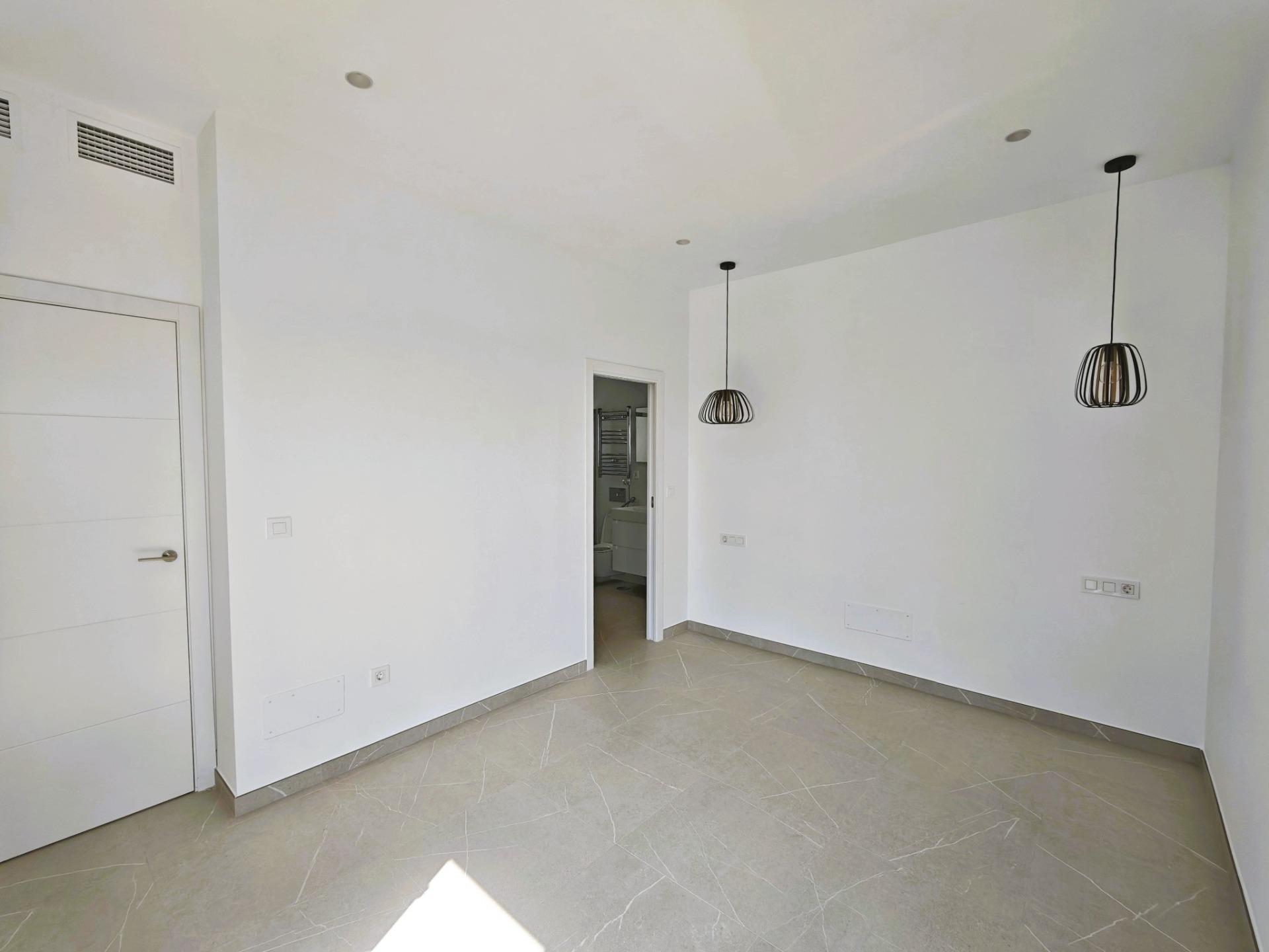 For sale - 6 Bedroom 3 Bathroom Villa in Los Alcazares - Dolores De Pacheco-santa Rosalía  - Murcia