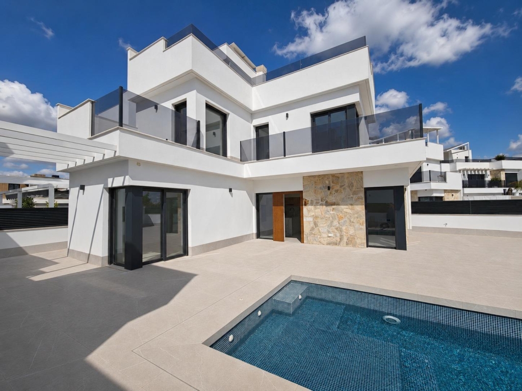 6 Bedroom 3 Bathroom Villa in Los Alcazares
