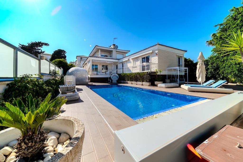 For sale - 5 Bedroom 4 Bathroom Villa in Torrevieja - Torre La Mata  - Alicante