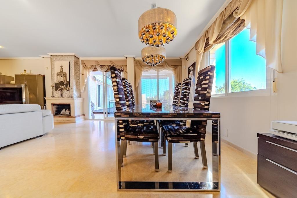 For sale - 5 Bedroom 4 Bathroom Villa in Torrevieja - Torre La Mata  - Alicante