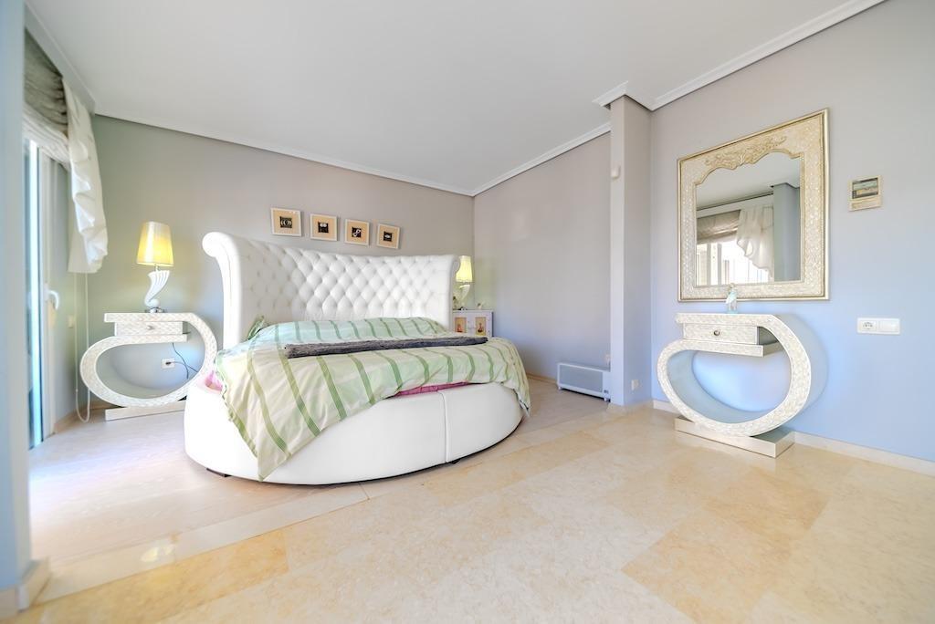 For sale - 5 Bedroom 4 Bathroom Villa in Torrevieja - Torre La Mata  - Alicante