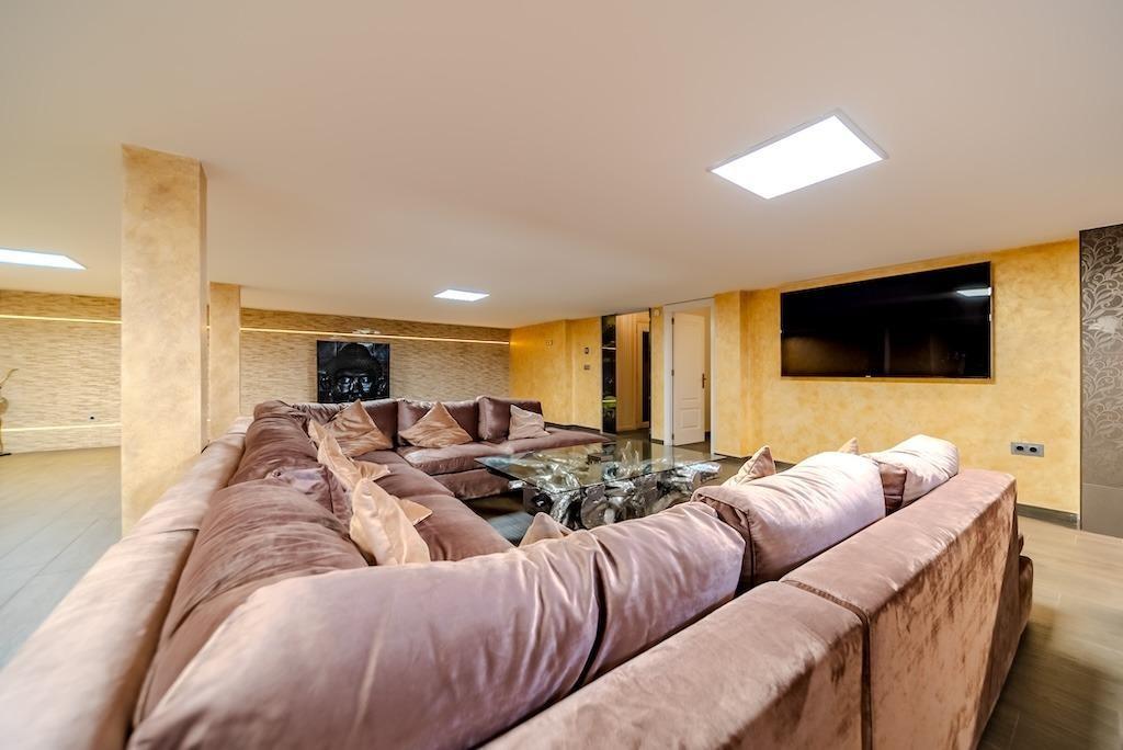 For sale - 5 Bedroom 4 Bathroom Villa in Torrevieja - Torre La Mata  - Alicante