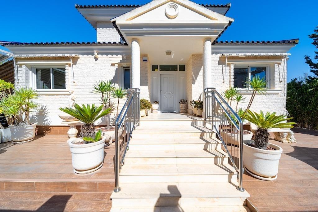 For sale - 5 Bedroom 4 Bathroom Villa in Torrevieja - Torre La Mata  - Alicante