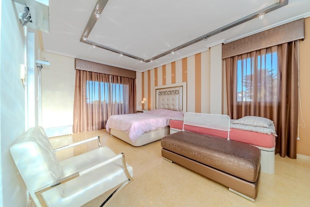 For sale - 5 Bedroom 4 Bathroom Villa in Torrevieja - Torre La Mata  - Alicante