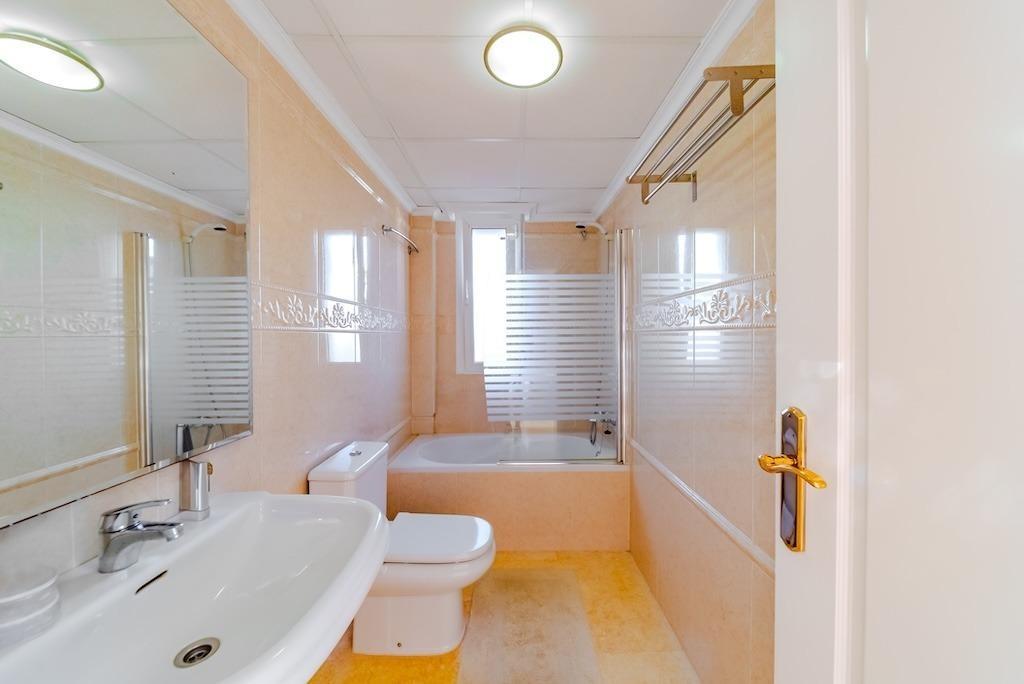 For sale - 5 Bedroom 4 Bathroom Villa in Torrevieja - Torre La Mata  - Alicante
