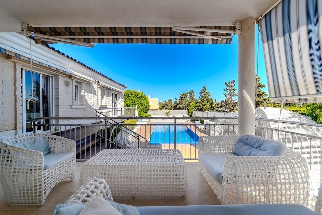 For sale - 5 Bedroom 4 Bathroom Villa in Torrevieja - Torre La Mata  - Alicante
