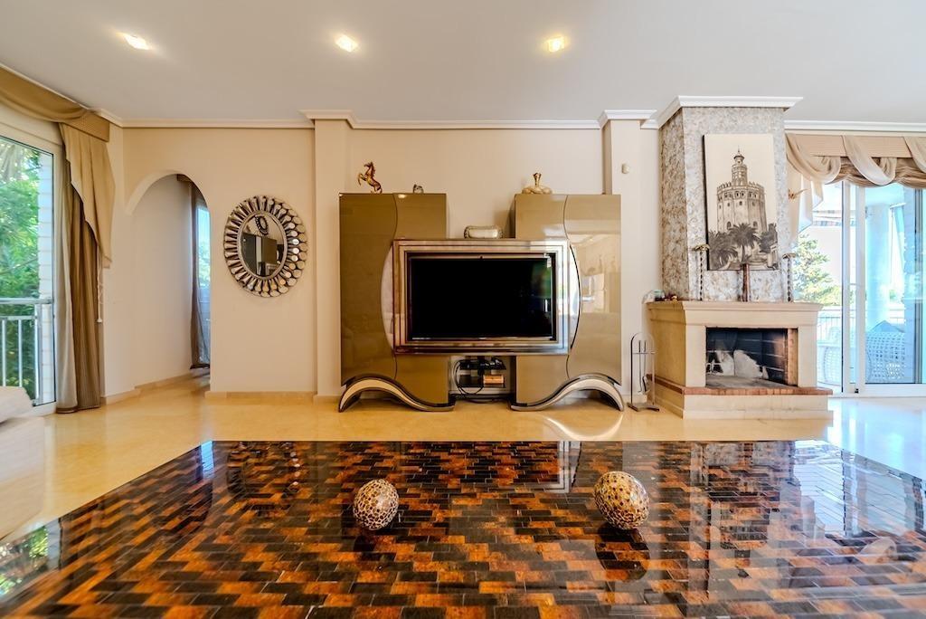 For sale - 5 Bedroom 4 Bathroom Villa in Torrevieja - Torre La Mata  - Alicante