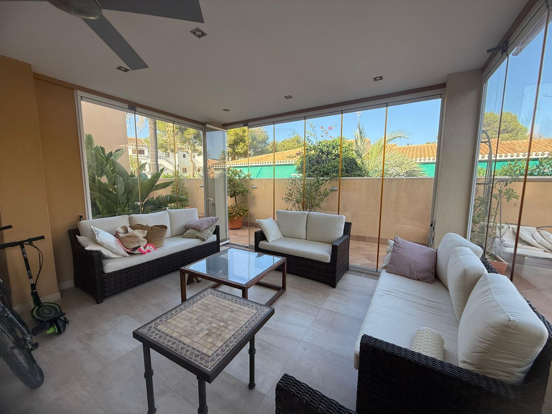 For sale - 5 Bedroom 3 Bathroom Town House in Orihuela Costa - Altos De Campoamor  - Alicante