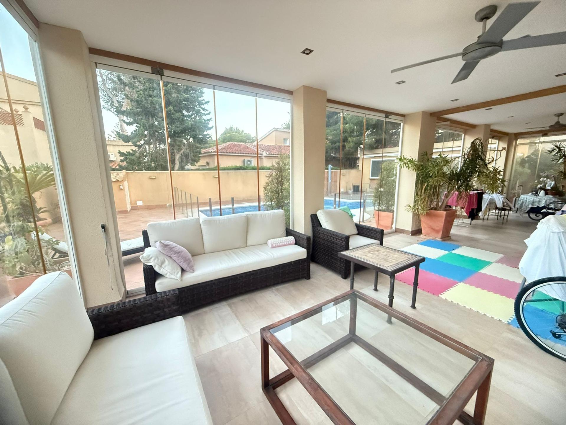 For sale - 5 Bedroom 3 Bathroom Town House in Orihuela Costa - Altos De Campoamor  - Alicante