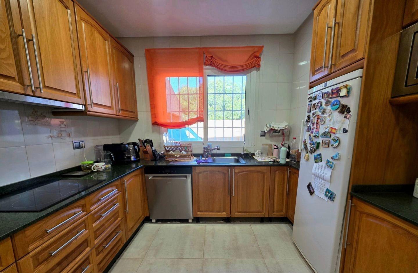 For sale - 5 Bedroom 3 Bathroom Town House in Orihuela Costa - Altos De Campoamor  - Alicante