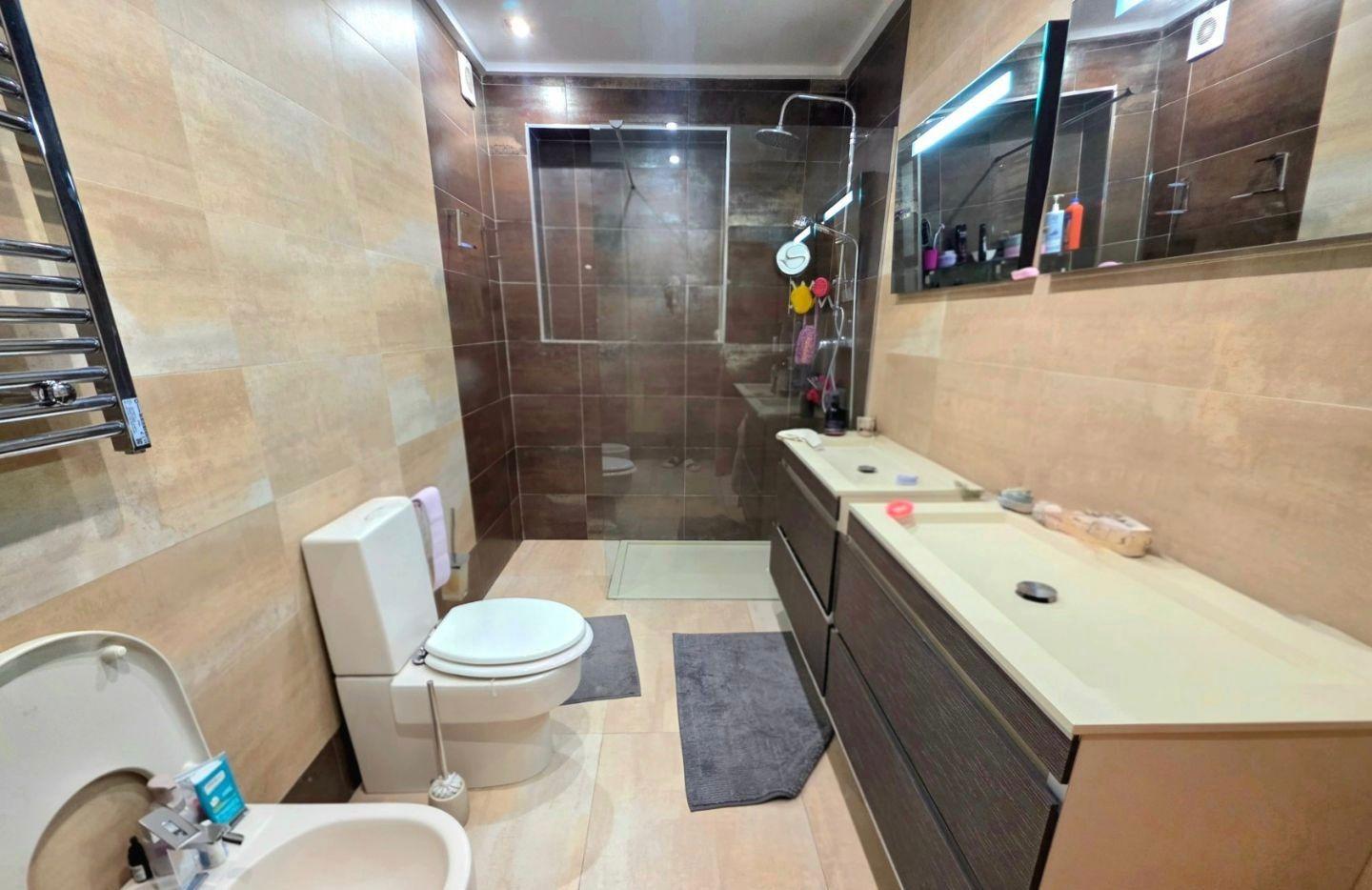 For sale - 5 Bedroom 3 Bathroom Town House in Orihuela Costa - Altos De Campoamor  - Alicante