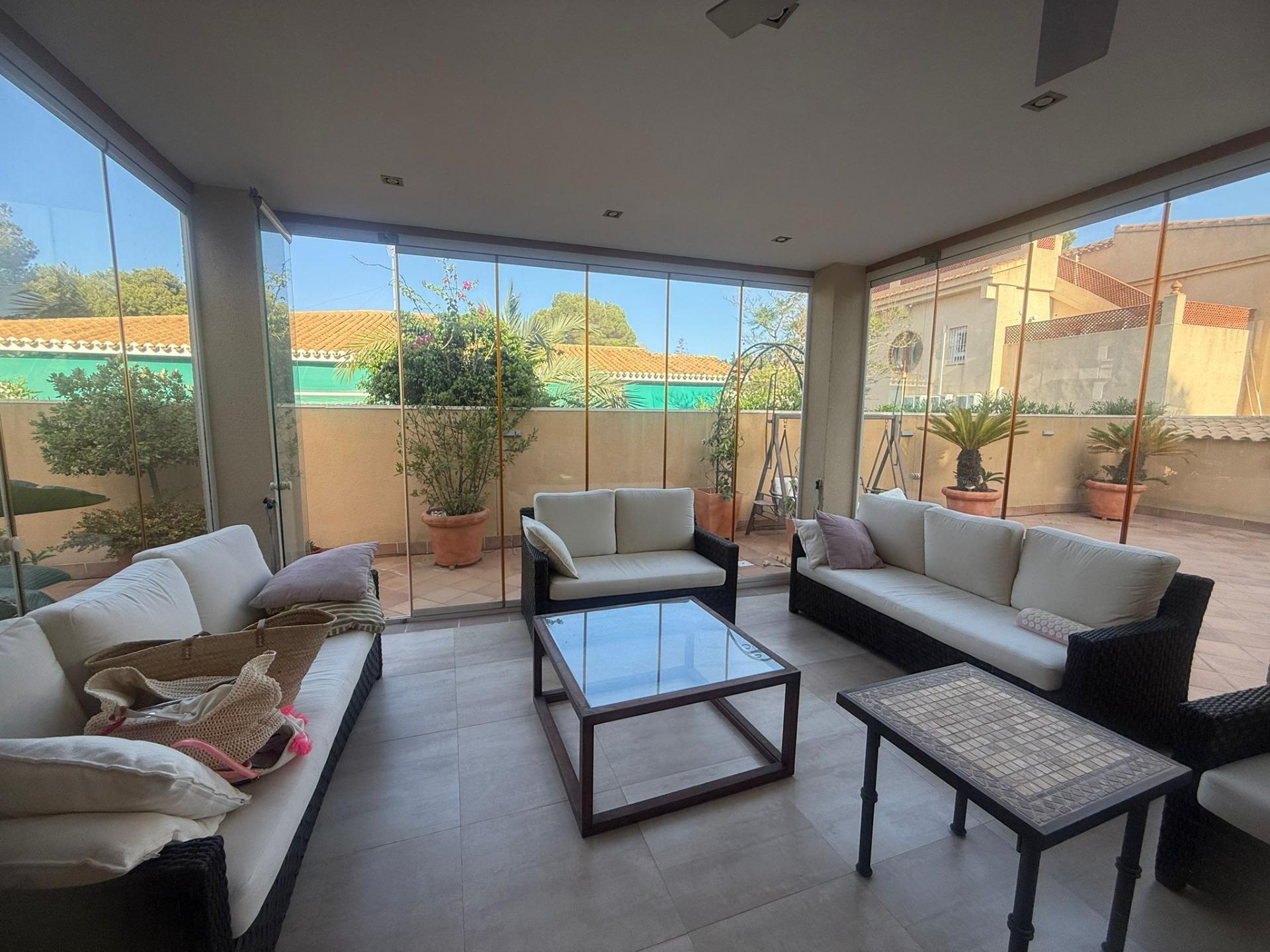 For sale - 5 Bedroom 3 Bathroom Town House in Orihuela Costa - Altos De Campoamor  - Alicante