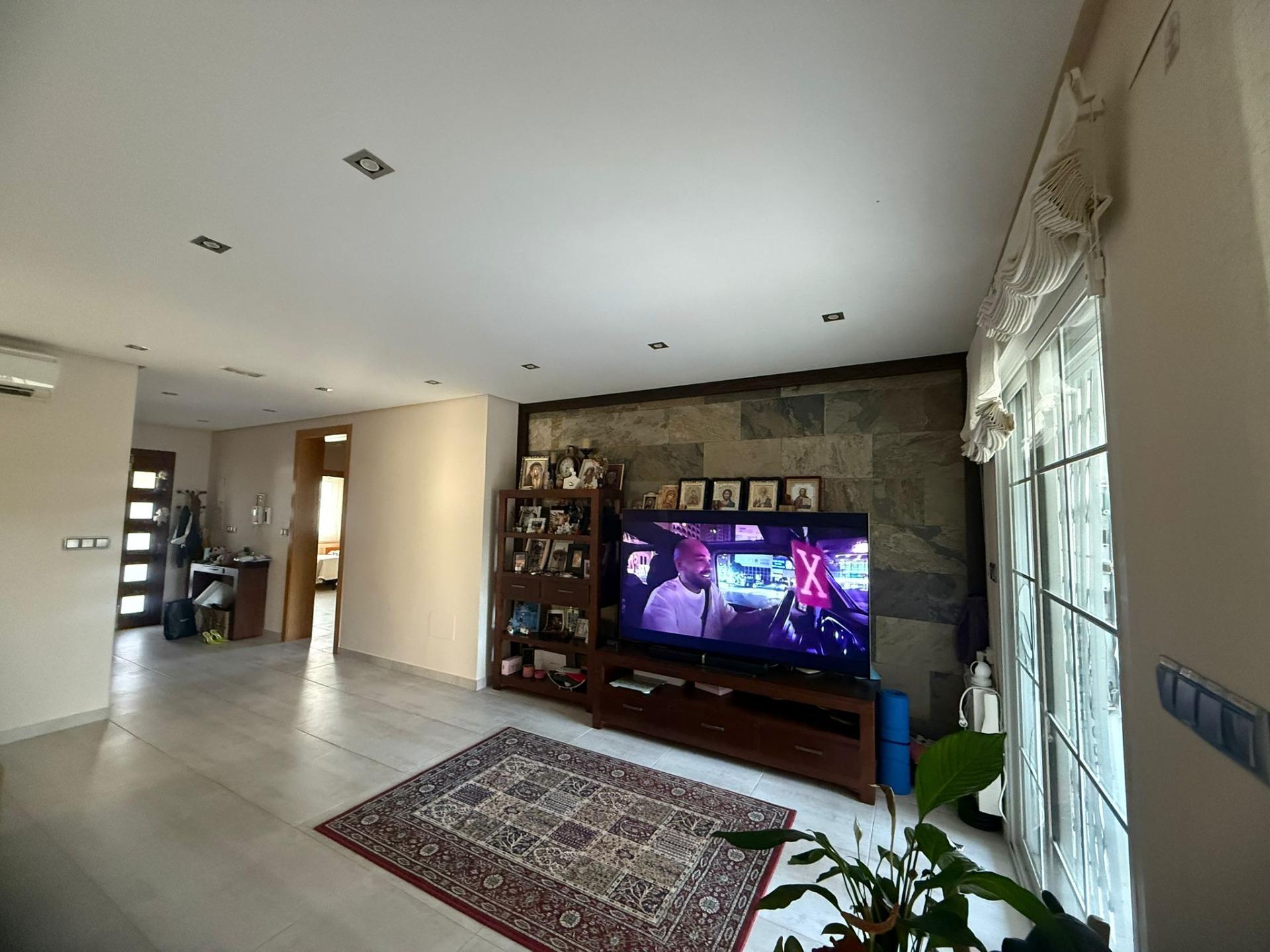 For sale - 5 Bedroom 3 Bathroom Town House in Orihuela Costa - Altos De Campoamor  - Alicante
