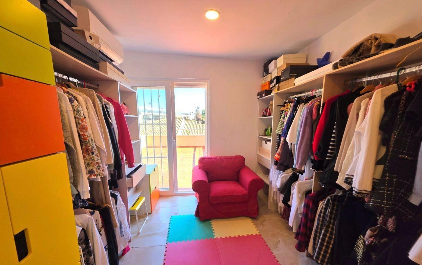 For sale - 5 Bedroom 3 Bathroom Town House in Orihuela Costa - Altos De Campoamor  - Alicante