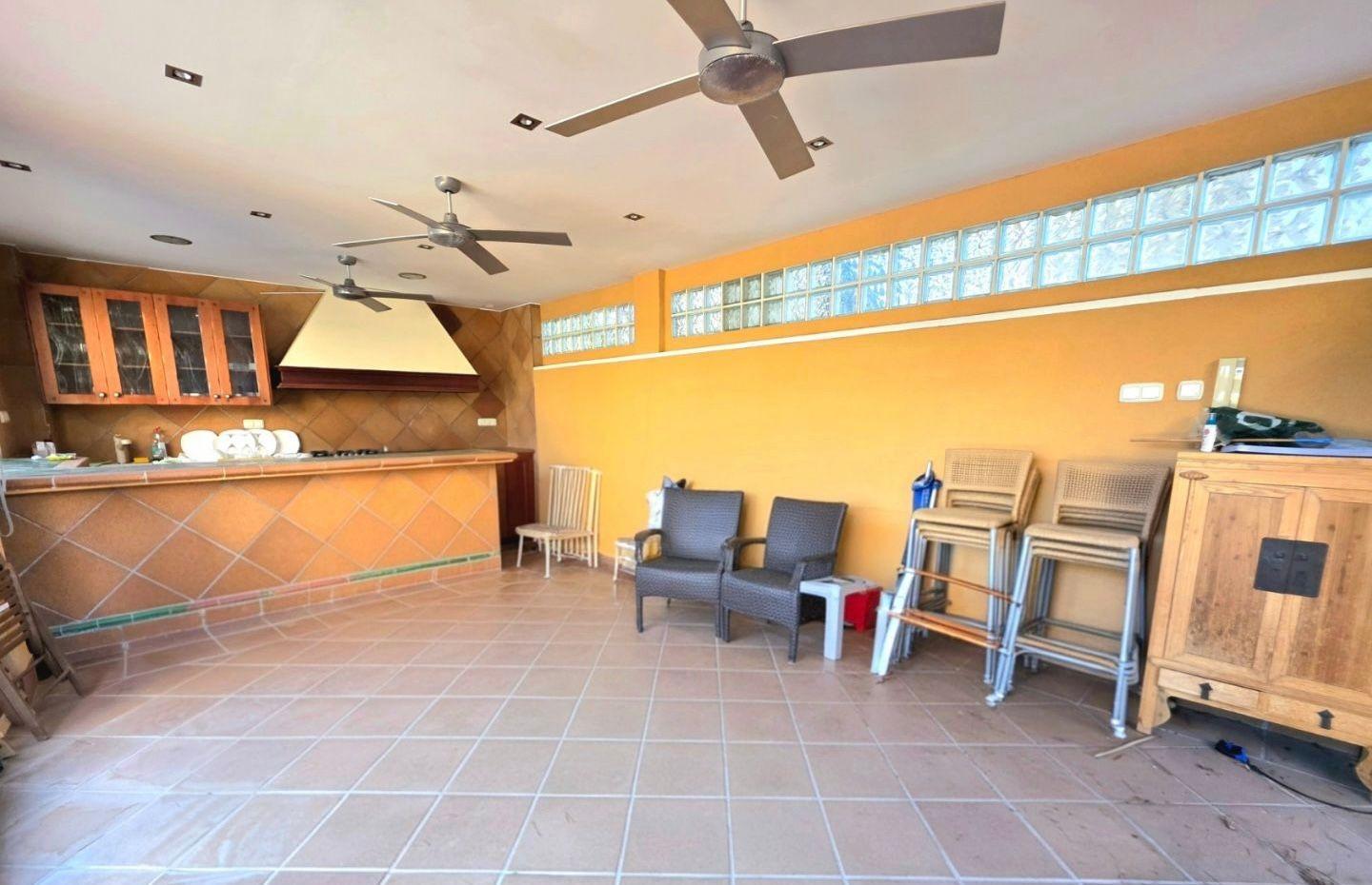 For sale - 5 Bedroom 3 Bathroom Town House in Orihuela Costa - Altos De Campoamor  - Alicante