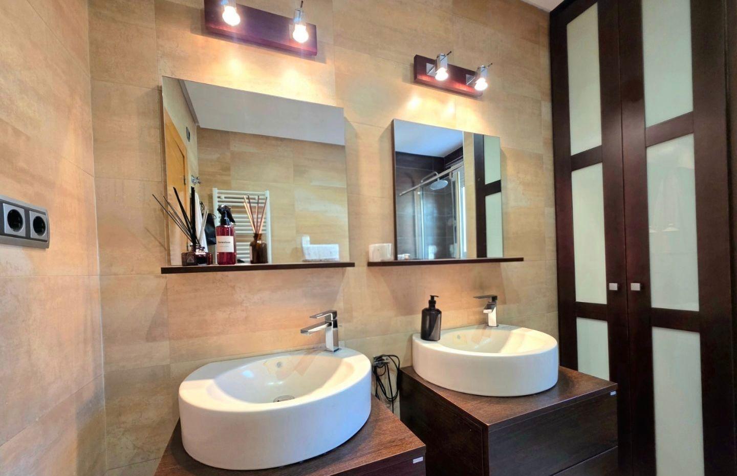 For sale - 5 Bedroom 3 Bathroom Town House in Orihuela Costa - Altos De Campoamor  - Alicante