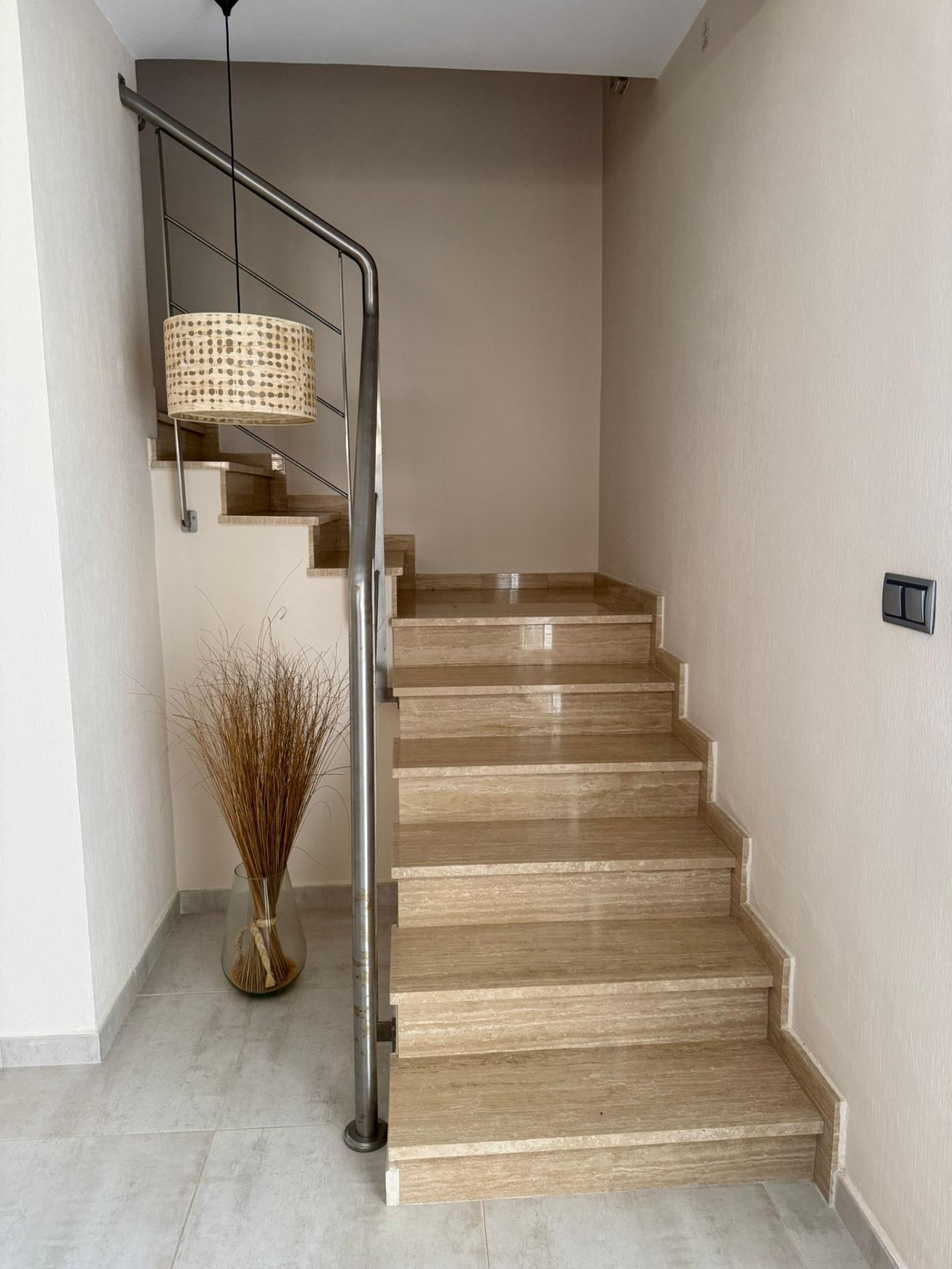 For sale - 5 Bedroom 3 Bathroom Town House in Orihuela Costa - Altos De Campoamor  - Alicante