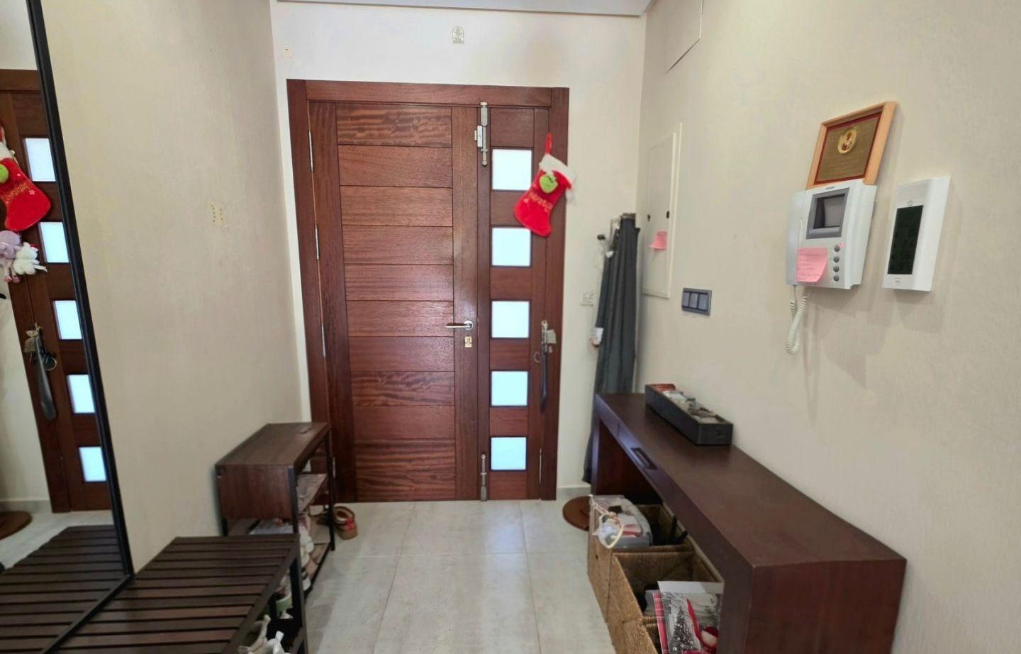 For sale - 5 Bedroom 3 Bathroom Town House in Orihuela Costa - Altos De Campoamor  - Alicante