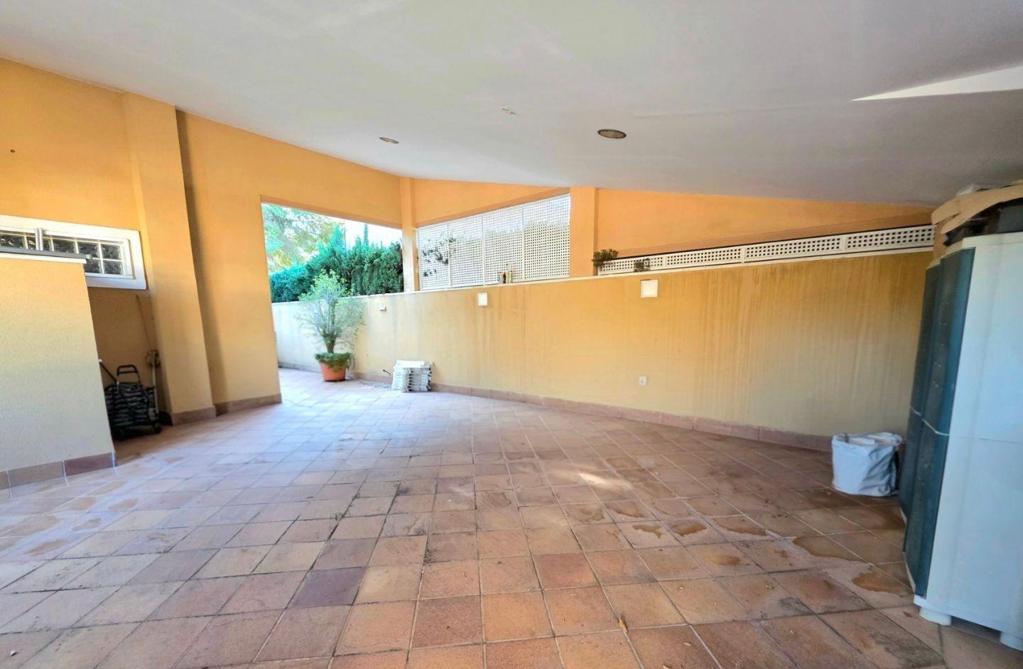 For sale - 5 Bedroom 3 Bathroom Town House in Orihuela Costa - Altos De Campoamor  - Alicante