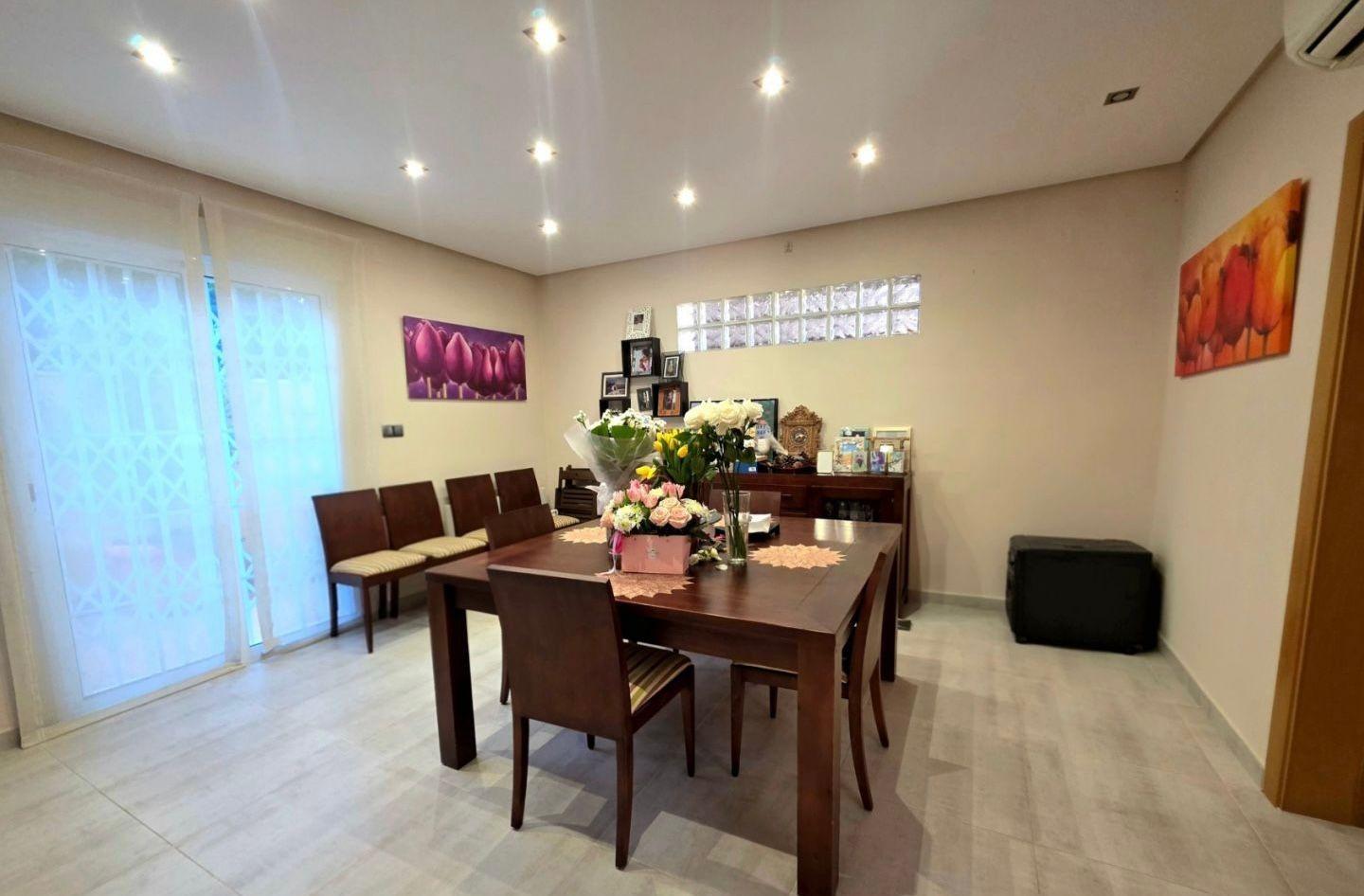 For sale - 5 Bedroom 3 Bathroom Town House in Orihuela Costa - Altos De Campoamor  - Alicante