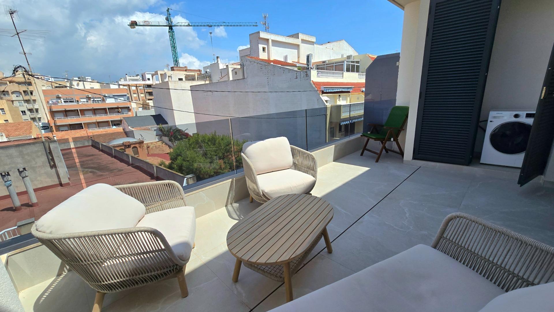 For sale - 2 Bedroom 2 Bathroom Penthouse in Torrevieja - Playa Del Cura  - Alicante