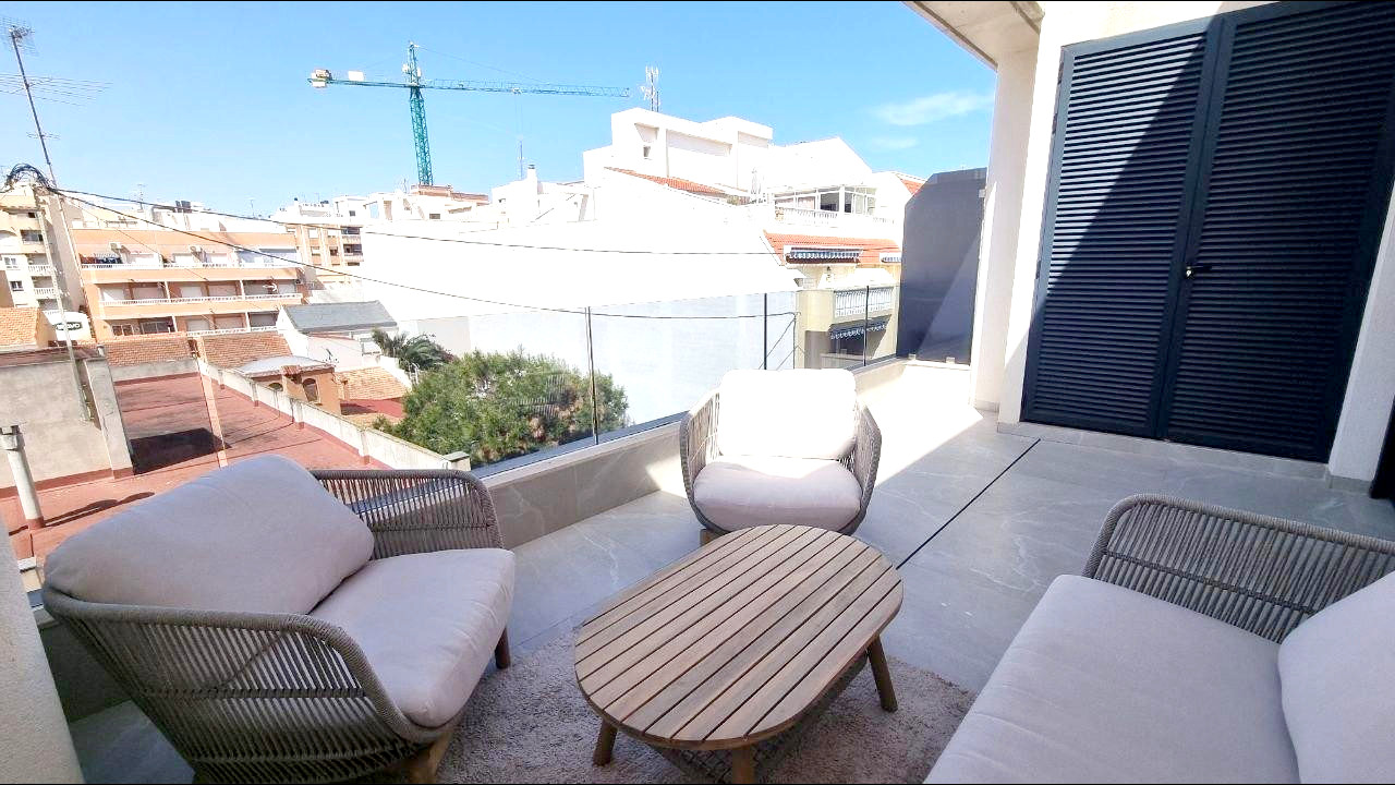 For sale - 2 Bedroom 2 Bathroom Penthouse in Torrevieja - Playa Del Cura  - Alicante