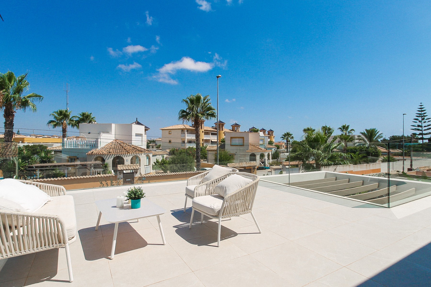 For sale - 3 Bedroom 3 Bathroom Villa in Orihuela Costa - Costa Blanca  - Alicante